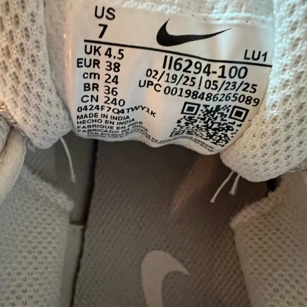 Nike V5 RNR - Picture 4 of 5